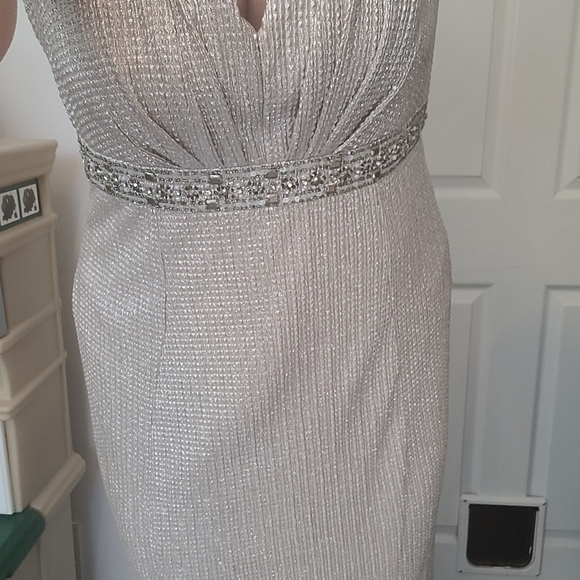 Wedding dress - Picture 15 of 16